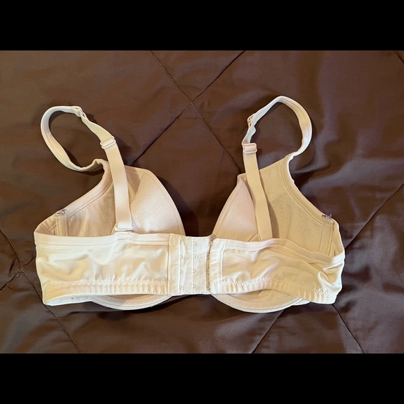 Cacique cream deep V bra 38C - Picture 2 of 2